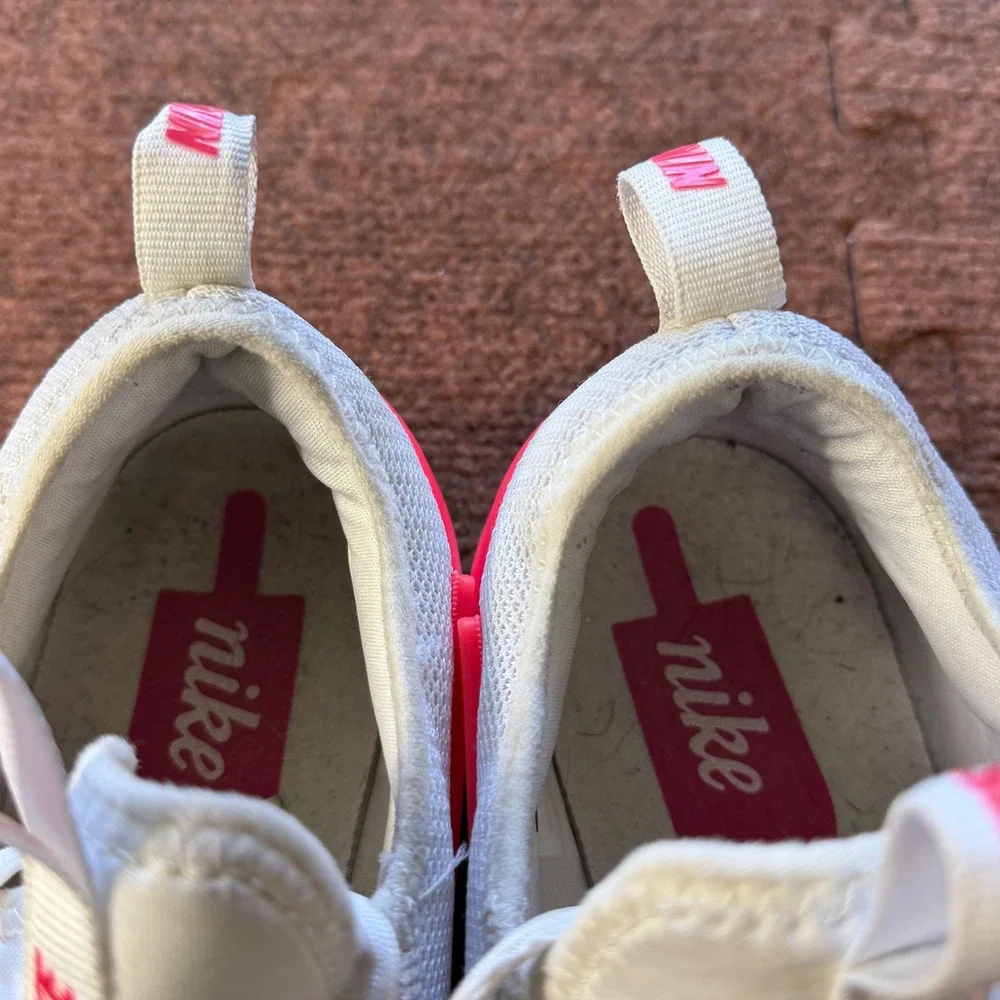 A+ gym Nike Ashin Modern White‎ Hyper Pink Kids Running Shoes AO2129-100 Size 7Y